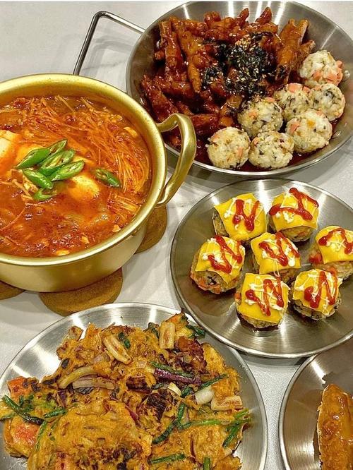 周末与最爱的人共赴韩式美食之旅 一步步教你打造香气四溢的韩式餐